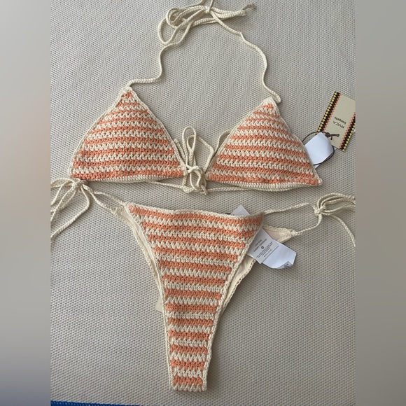 Flor Beige and Orange Striped Crochet
Bikini set - Picture 4 of 9